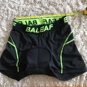 CYCLING UNDER SHORTS. BICYCLE ACCESSORIES